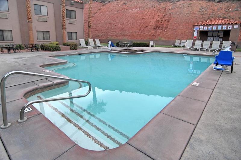 Ramada By Wyndham St George Hotel St. George Exterior photo