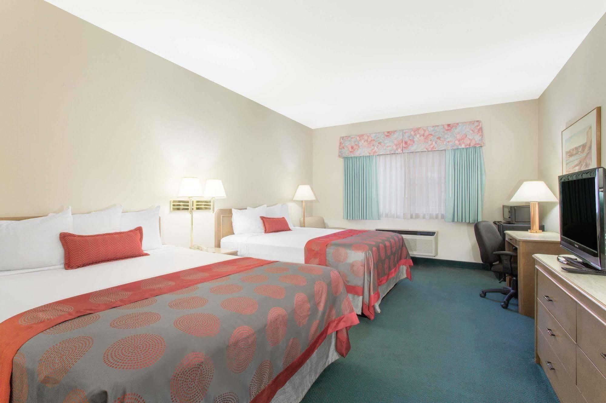 Ramada By Wyndham St George Hotel St. George Exterior photo